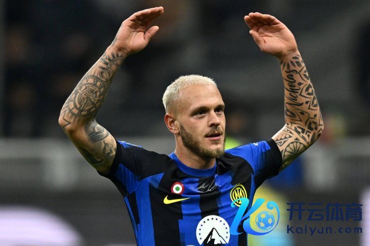 迪马尔科：博维倒下后咱们本能作念出响应，生命眼前什么皆不热切